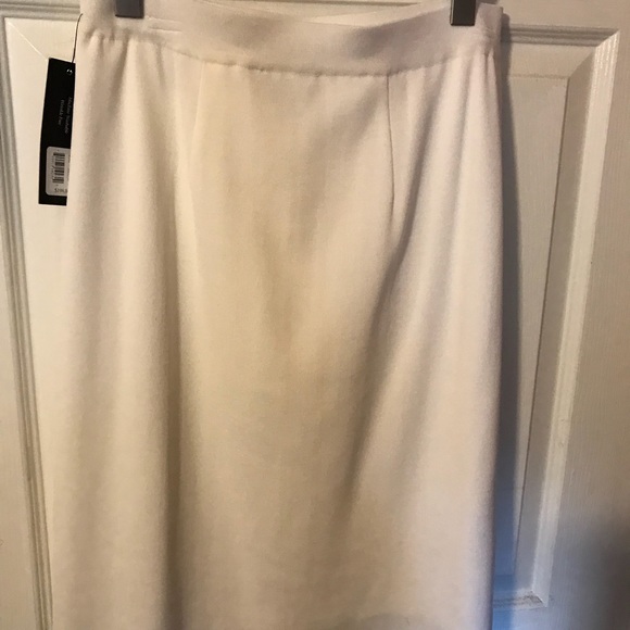 Skirt - Picture 2 of 2